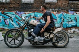 Read more about the article The Ultimate Guide to Becoming a Biker: 10 Expert Tips for Motorcycle Enthusiasts Smart