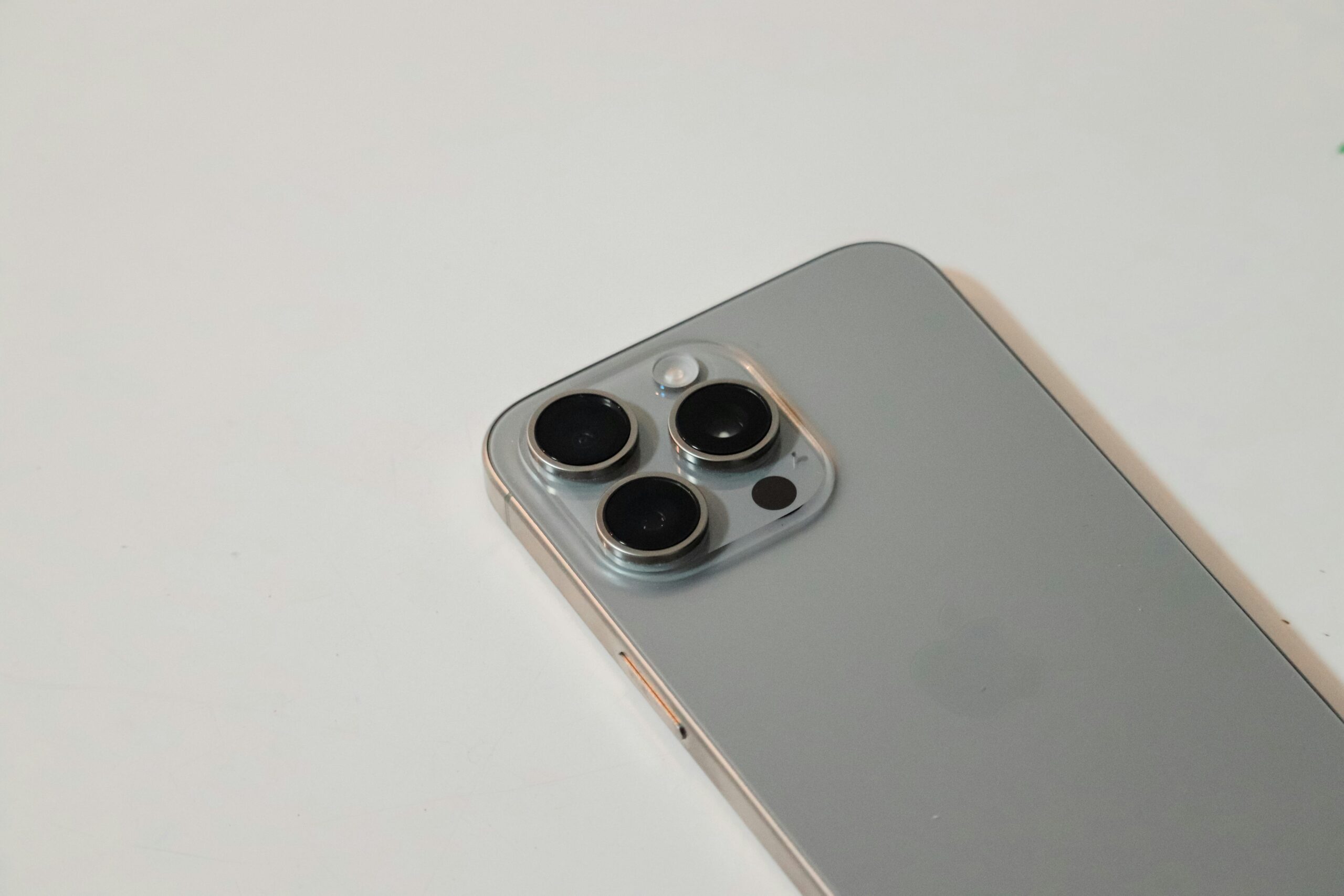 Read more about the article The Ultimate Guide to the iPhone 15 Pro Max: Unveiling the Next Generation of Mobile Innovation