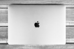 Read more about the article Unveiling the Ultimate Guide to Apple Laptops